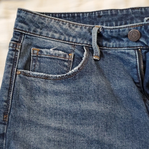 High Rise Cropped Jeans, Medium Wash - Picture 3 of 3